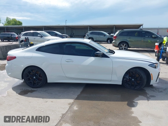 2025 BMW 4 Series M440i с VIN WBA73DA08SCT12903, выставлен на аукционе IAAI как лот 42461458 с пробегом Не указан миль и . История ставок и продаж доступна на DreamBid. Изображение 13.