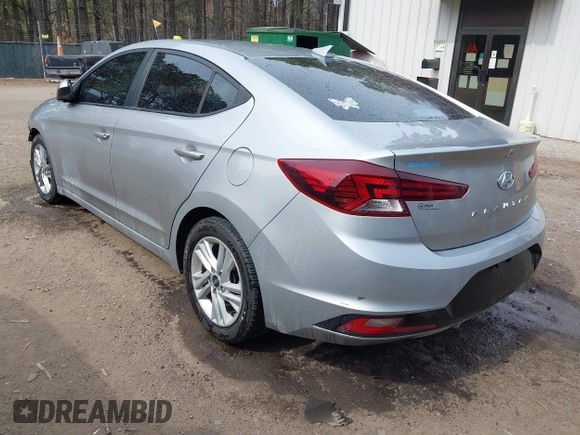 2020 Hyundai Elantra SEL z VIN 5NPD84LF9LH551715, wystawiony jako IAAI lot #41705596 z przebiegiem 120 878 mil mil oraz . Historia ofert i sprzedaży dostępna na DreamBid. Obrazek 3.