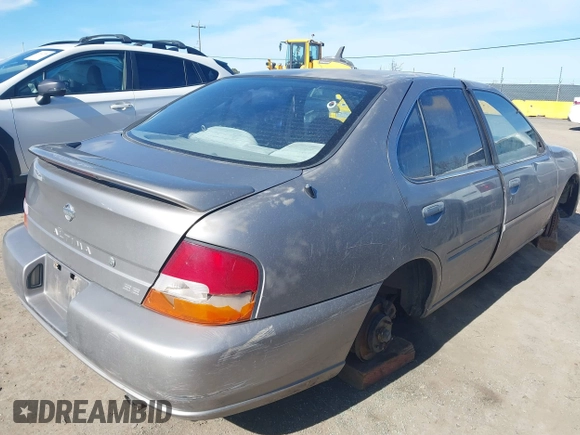 1999 Nissan Altima XE with VIN 1N4DL01D4XC128489, listed as a IAAI auction lot 41530040 with 207,509 mi miles. Bid and sale history available at carsss.com. Image 4.