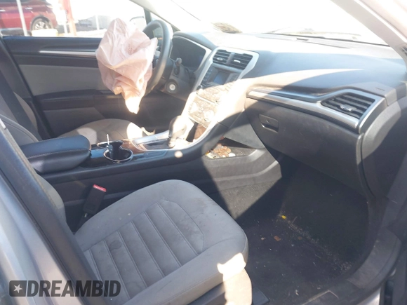2015 Ford Fusion S with VIN 3FA6P0G77FR135015, listed as a IAAI auction lot 41399694 with 132,175 mi miles. Bid and sale history available at carsss.com. Image 5.