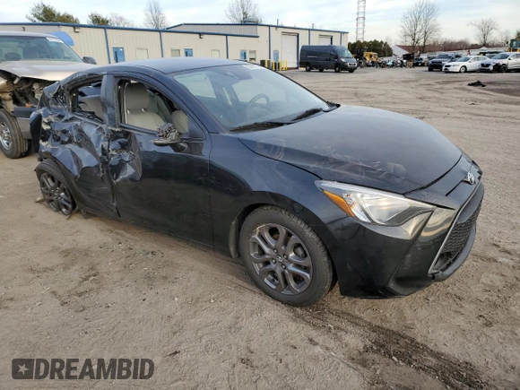 2019 Toyota Yaris L z VIN 3MYDLBYV2KY510042, wystawiony jako Copart lot #85067744 z przebiegiem Nie podano mil oraz Szkoda całkowita • Salvage title. Historia ofert i sprzedaży dostępna na DreamBid. Obrazek 4.