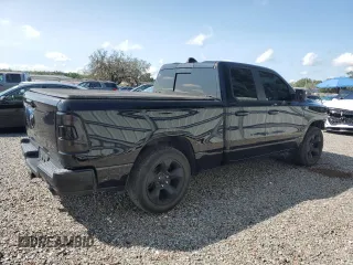 2019 Ram 1500 Big Horn z VIN 1C6RREBT7KN568289, wystawiony jako Copart lot #57787245 z przebiegiem 131 599 mil mil oraz Szkoda całkowita • Salvage title. Historia ofert i sprzedaży dostępna na DreamBid. Obrazek 3.