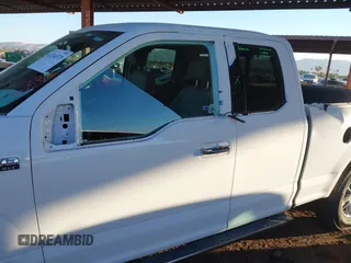 2015 Ford F-150 XLT z VIN 1FTEX1E87FFD13249, wystawiony jako IAAI lot #41214373 z przebiegiem 66 076 mil mil oraz . Historia ofert i sprzedaży dostępna na DreamBid. Obrazek 6.