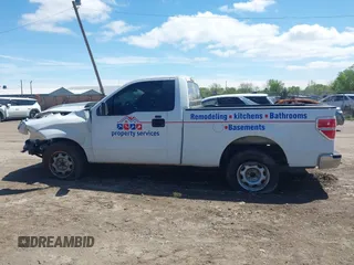 2013 Ford F-150 XL z VIN 1FTMF1CF7DFB08267, wystawiony jako IAAI lot #42229975 z przebiegiem 111 300 mil mil oraz . Historia ofert i sprzedaży dostępna na DreamBid. Obrazek 14.