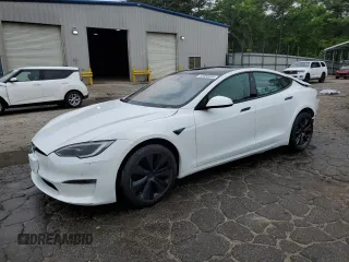 2022 Tesla Model S with VIN 5YJSA1E59NF488969, listed as a Copart auction lot 53686495 with 20,040 mi miles and Salvage Title. Bid and sale history available at DreamBid. Image 1.