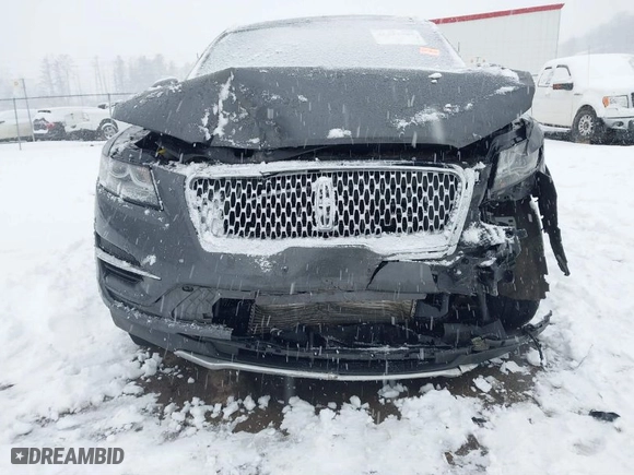2019 Lincoln MKC Standard with VIN 5LMCJ1D99KUL17837, listed as a IAAI auction lot 41232384 with 80,952 mi miles. Bid and sale history available at carsss.com. Image 19.