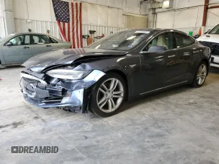 2016 Tesla Model S 90D с VIN 5YJSA1E26GF126607, выставлен на аукционе Copart как лот 61333845 с пробегом 132 222 миль миль и На запчасти • Non repairable. История ставок и продаж доступна на DreamBid. Изображение 1.