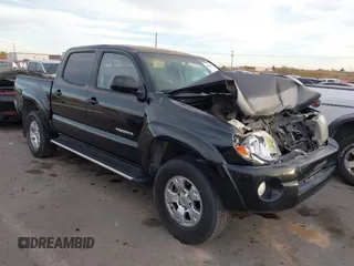 2007 Toyota Tacoma PreRunner z VIN 3TMJU62N77M041379, wystawiony jako IAAI lot #40957351 z przebiegiem 185 748 mil mil oraz . Historia ofert i sprzedaży dostępna na DreamBid. Obrazek 1.