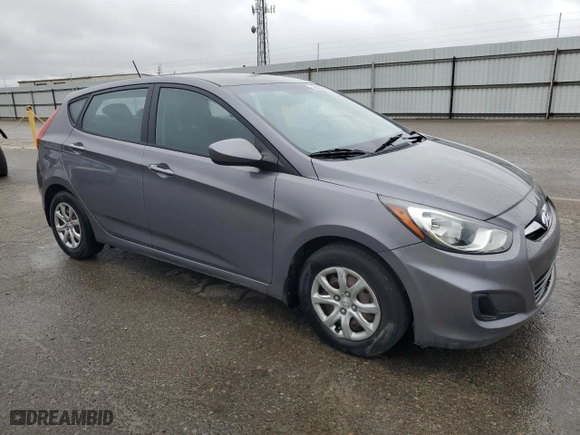 2013 Hyundai Accent GL with VIN KMHCT5AE8DU121879, listed as a Copart auction lot 48622275 with 91,443 mi miles and Clean Title. Bid and sale history available at carsss.com. Image 4.