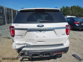 2019 Ford Explorer Limited with VIN 1FM5K8F81KGB06071, listed as a IAAI auction lot 41897131 with 69,831 mi miles. Bid and sale history available at carsss.com. Image 17.