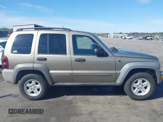 2007 Jeep Liberty Sport with VIN 1J4GL48K47W537636, listed as a IAAI auction lot 41740319 with 237,826 mi miles. Bid and sale history available at carsss.com. Image 13.