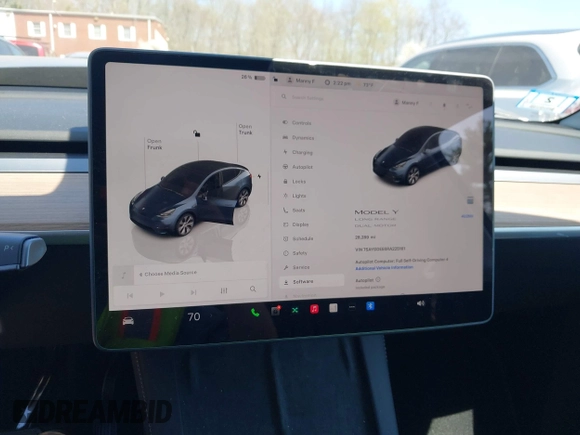 2024 Tesla Model Y Long Range with VIN 7SAYGDEE6RA225161, listed as a IAAI auction lot 42083140 with 28,289 mi miles and . Bid and sale history available at DreamBid. Image 18.