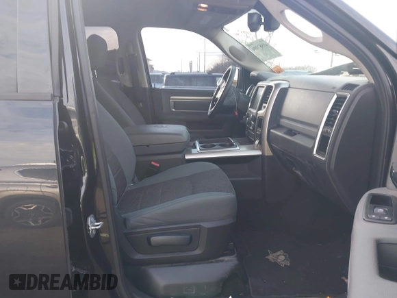2015 Ram 1500 Outdoorsman z VIN 1C6RR7LT8FS653031, wystawiony jako IAAI lot #41581094 z przebiegiem 129 178 mil mil oraz . Historia ofert i sprzedaży dostępna na DreamBid. Obrazek 5.