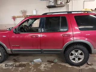 2004 Ford Explorer XLT z VIN 1FMDU73W64UB65897, wystawiony jako IAAI lot #41477174 z przebiegiem 221 442 mil mil oraz . Historia ofert i sprzedaży dostępna na DreamBid. Obrazek 15.
