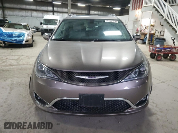 2017 Chrysler Pacifica Limited with VIN 2C4RC1GG3HR752008, listed as a Copart auction lot 50232125 with 125,994 mi miles and Salvage Title. Bid and sale history available at DreamBid. Image 5.