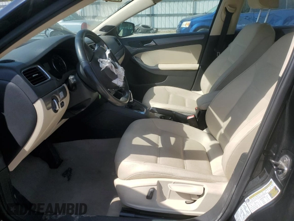 2013 Volkswagen Jetta TDI w/Premium с VIN 3VWLL7AJ5DM389660, выставлен на аукционе Copart как лот 53796405 с пробегом 82 151 миль миль и Чистый • Clean title. История ставок и продаж доступна на DreamBid. Изображение 7.