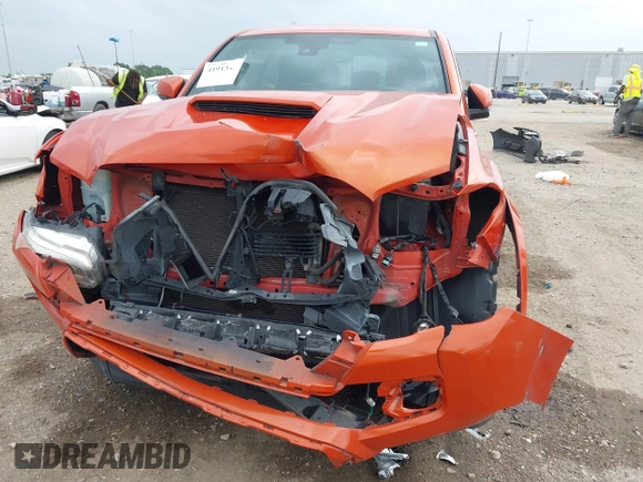 2018 Toyota Tacoma SR5 z VIN 3TMAZ5CN2JM076140, wystawiony jako IAAI lot #41913486 z przebiegiem 142 212 mil mil oraz . Historia ofert i sprzedaży dostępna na DreamBid. Obrazek 6.