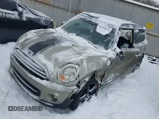 2011 MINI Clubman z VIN WMWZF3C51BTX82001, wystawiony jako IAAI lot #41310574 z przebiegiem 109 520 mil mil oraz . Historia ofert i sprzedaży dostępna na DreamBid. Obrazek 18.