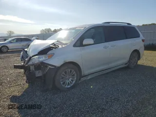 2017 Toyota Sienna XLE Auto Access Seat with VIN 5TDYZ3DC2HS791896, listed as a Copart auction lot 49890665 with 68,027 mi miles and Salvage Title. Bid and sale history available at carsss.com. Image 1.