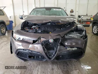 2018 Alfa Romeo Stelvio Ti z VIN ZASFAKBN4J7C22701, wystawiony jako Copart lot #48041535 z przebiegiem 137 764 mil mil oraz Szkoda całkowita • Salvage title. Historia ofert i sprzedaży dostępna na DreamBid. Obrazek 5.