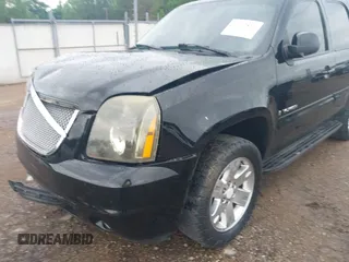 2008 GMC Yukon SLT 4SB z VIN 1GKFK13018J146391, wystawiony jako IAAI lot #42102852 z przebiegiem 305 880 mil mil oraz . Historia ofert i sprzedaży dostępna na DreamBid. Obrazek 12.