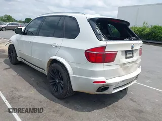 2012 BMW X5 35i z VIN 5UXZV4C55CL754164, wystawiony jako IAAI lot #42131605 z przebiegiem 147 177 mil mil oraz . Historia ofert i sprzedaży dostępna na DreamBid. Obrazek 3.