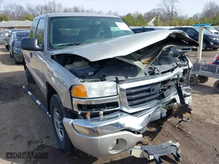 2004 GMC Sierra 1500 SLT with VIN 2GTEK19T741269934, listed as a IAAI auction lot 41868373 with 185,406 mi miles. Bid and sale history available at carsss.com. Image 1.