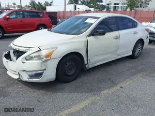 2014 Nissan Altima 2.5 S with VIN 1N4AL3AP0EN247866, listed as a IAAI auction lot 41692650 with 175,584 mi miles. Bid and sale history available at carsss.com. Image 2.