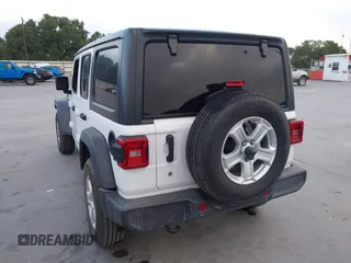 2019 Jeep Wrangler Unlimited Sport S with VIN 1C4HJXDG2KW500662, listed as a IAAI auction lot 42571152 with 45,067 mi miles and . Bid and sale history available at DreamBid. Image 3.