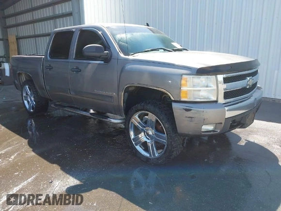 2008 Chevrolet Silverado 1500 1LT with VIN 2GCEC130281145698, listed as a IAAI auction lot 41883409 with 235,900 mi miles and . Bid and sale history available at DreamBid. Image 1.