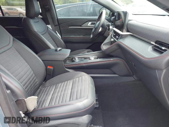 2025 Ford Explorer ST-Line with VIN 1FMUK7KH4SGB02804, listed as a IAAI auction lot 42043801 with 3,672 mi miles and . Bid and sale history available at DreamBid. Image 5.