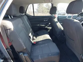 2019 Chevrolet Traverse LT Cloth with VIN 1GNEVGKW2KJ135213, listed as a IAAI auction lot 41293389 with 102,217 mi miles. Bid and sale history available at carsss.com. Image 8.