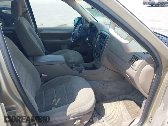 2003 Ford Explorer XLT with VIN 1FMZU73E33UC33391, listed as a IAAI auction lot 42727673 with 285,433 mi miles and . Bid and sale history available at DreamBid. Image 5.