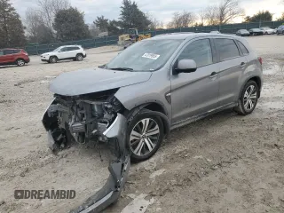 2023 Mitsubishi Outlander ES z VIN JA4ARUAU7PU010086, wystawiony jako Copart lot #47019955 z przebiegiem 60 872 mil mil oraz Szkoda całkowita • Salvage title. Historia ofert i sprzedaży dostępna na DreamBid. Obrazek 1.