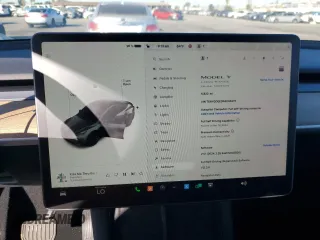 2024 Tesla Model Y Long Range с VIN 7SAYGDEE3RA236473, выставлен на аукционе Copart как лот 77409334 с пробегом 5 822 миль миль и Списание • Salvage title. История ставок и продаж доступна на DreamBid. Изображение 9.