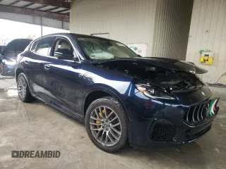 2023 Maserati Grecale GT z VIN ZN682AVA0P7430132, wystawiony jako Copart lot #47907934 z przebiegiem 12 297 mil mil oraz . Historia ofert i sprzedaży dostępna na DreamBid. Obrazek 4.