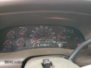 2001 Ford Excursion Limited z VIN 1FMSU43F81EC12990, wystawiony jako Copart lot #56883255 z przebiegiem 299 713 mil mil oraz Tytuł czysty. Historia ofert i sprzedaży dostępna na DreamBid. Obrazek 9.
