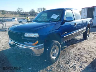 2000 Chevrolet Silverado 2500 LT with VIN 1GCGK29U6YE144130, listed as a IAAI auction lot 41732711 with 212,381 mi miles. Bid and sale history available at carsss.com. Image 18.