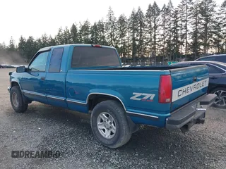1997 Chevrolet Silverado 1500 with VIN 2GCEK19R2V1262153, listed as a IAAI auction lot 41752380 with 151,375 mi miles and . Bid and sale history available at DreamBid. Image 3.