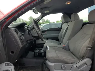2013 Ford F-150 XL z VIN 1FTMF1CM1DKF30346, wystawiony jako Copart lot #58702385 z przebiegiem 100 654 mil mil oraz Nie do naprawy • Non repairable. Historia ofert i sprzedaży dostępna na DreamBid. Obrazek 7.