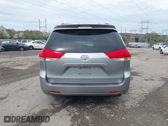 2012 Toyota Sienna LE AAS with VIN 5TDKK3DC9CS227584, listed as a IAAI auction lot 41972758 with 258,077 mi miles. Bid and sale history available at carsss.com. Image 17.