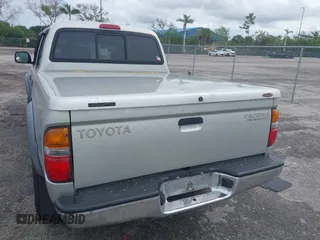 2003 Toyota Tacoma PreRunner z VIN 5TEGN92N83Z199770, wystawiony jako IAAI lot #42421500 z przebiegiem 434 572 mil mil oraz . Historia ofert i sprzedaży dostępna na DreamBid. Obrazek 16.
