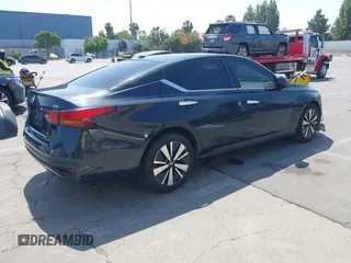 2021 Nissan Altima SV z VIN 1N4BL4DV7MN326681, wystawiony jako IAAI lot #42394402 z przebiegiem 94 775 mil mil oraz . Historia ofert i sprzedaży dostępna na DreamBid. Obrazek 4.