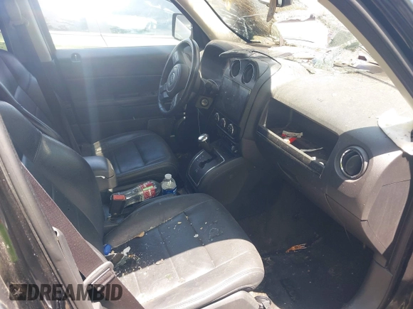 2015 Jeep Patriot High Altitude z VIN 1C4NJPFA9FD306160, wystawiony jako IAAI lot #42346859 z przebiegiem Nie podano mil oraz . Historia ofert i sprzedaży dostępna na DreamBid. Obrazek 5.
