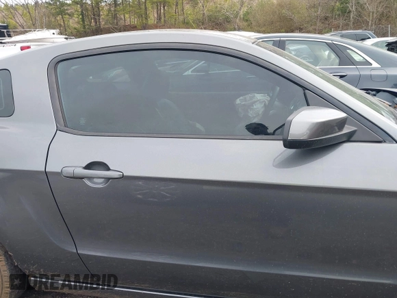 2013 Ford Mustang V6 with VIN 1ZVBP8AMXD5260397, listed as a IAAI auction lot 41729133 with 138,797 mi miles. Bid and sale history available at carsss.com. Image 13.