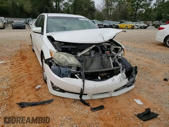 2014 Toyota Camry L with VIN 4T1BF1FK0EU731965, listed as a Copart auction lot 47131205 with 186,806 mi miles and Salvage Title. Bid and sale history available at carsss.com. Image 10.