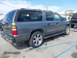2002 Chevrolet Suburban LT with VIN 3GNEC16T52G208952, listed as a IAAI auction lot 41857120 with 1 mi miles. Bid and sale history available at carsss.com. Image 4.