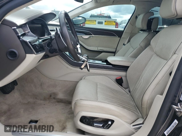 2019 Audi A8 z VIN WAU8DAF80KN010332, wystawiony jako Copart lot #55418865 z przebiegiem 17 282 mil mil oraz Szkoda całkowita • Salvage title. Historia ofert i sprzedaży dostępna na DreamBid. Obrazek 7.