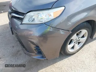 2018 Toyota Sienna LE Auto Access Seat with VIN 5TDKZ3DC2JS915905, listed as a IAAI auction lot 42027300 with 174,770 mi miles. Bid and sale history available at carsss.com. Image 6.