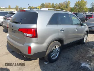 2014 Kia Sorento LX with VIN 5XYKTDA7XEG469374, listed as a IAAI auction lot 40531864 with 108,651 mi miles. Bid and sale history available at carsss.com. Image 4.